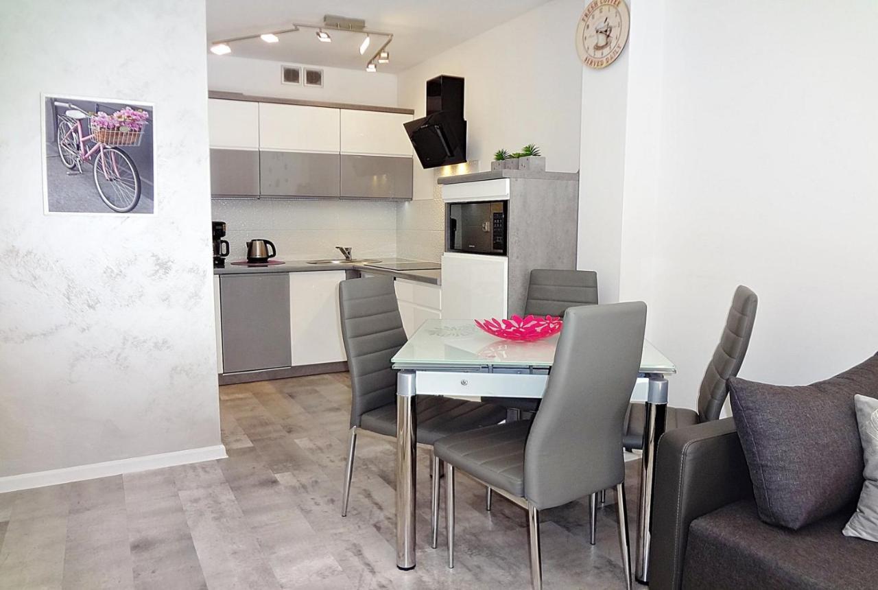 Hello Apartamenty - Lesny Dom カルパッチ エクステリア 写真