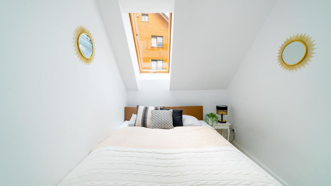 Hello Apartamenty - Lesny Dom カルパッチ エクステリア 写真