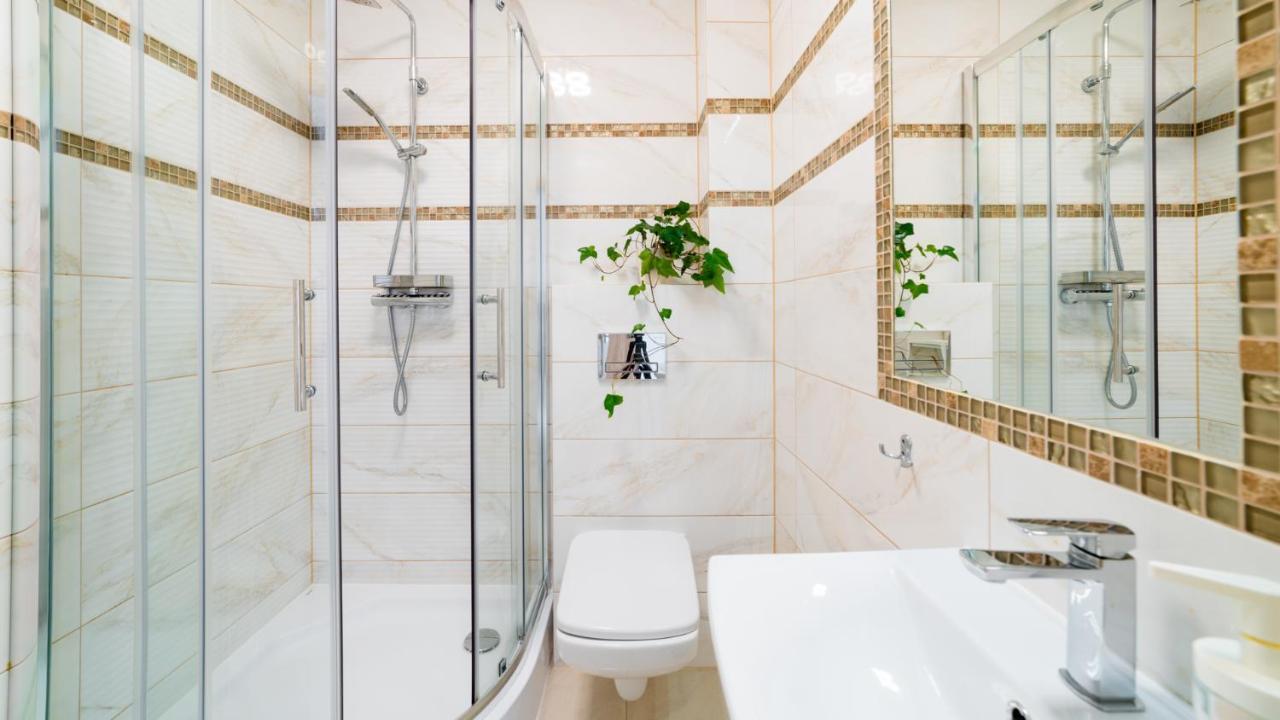 Hello Apartamenty - Lesny Dom カルパッチ エクステリア 写真